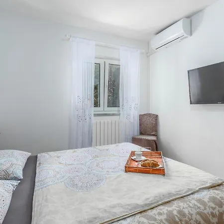 Villa Vallis Aurea For Max 10 Persons With Pool Porec Kukci