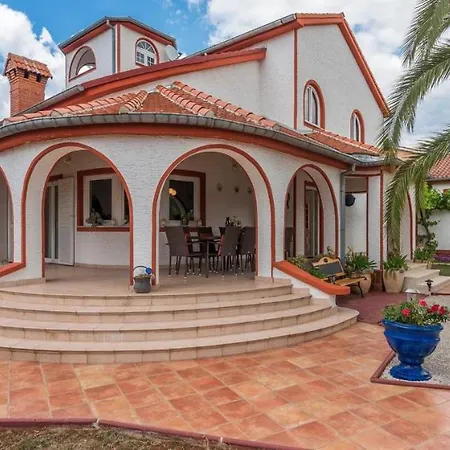 Villa Vallis Aurea For Max 10 Persons With Pool Porec *